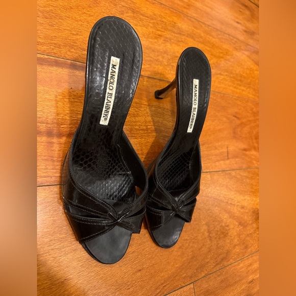 Manolo Blahnik Black Leather Heeled Sandals Size 7 - Picture 3 of 5
